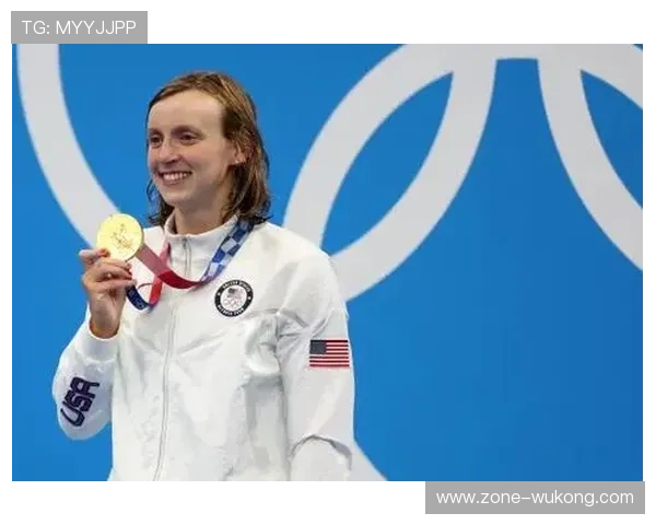 凯蒂·莱德基训练完直接喝蛋白粉当水，这胃是钛合金做的吧