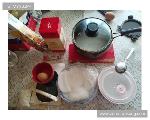 字母哥家冰箱里只放蛋白粉和冰水，连瓶可乐都找不到