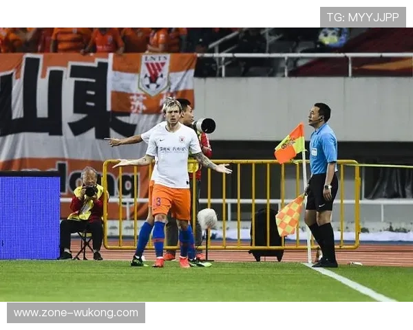 中圈开球规则详解及裁判判罚关键条件解析