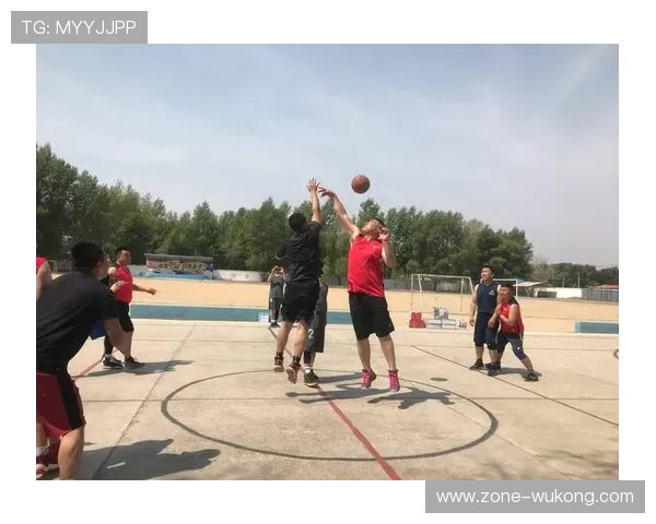 比赛开始规则解析：跳球与中圈开球如何执行