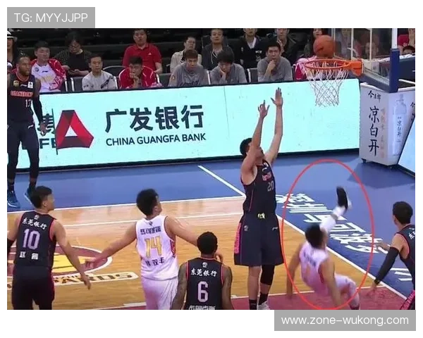 违体犯规是什么意思？规则解析与判罚标准